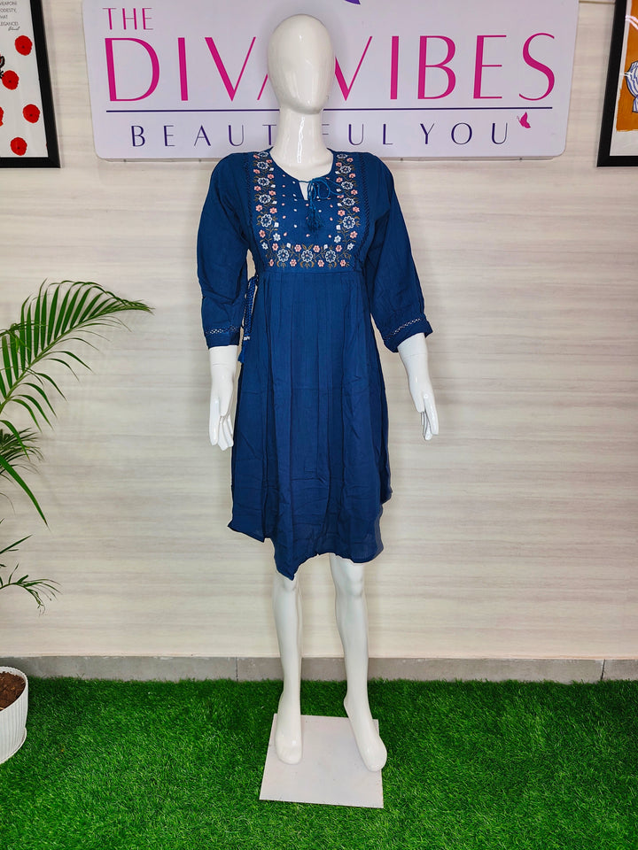 COTTON TUNICS WITH DESIGNED EMBROIDERY WORK ON NECK