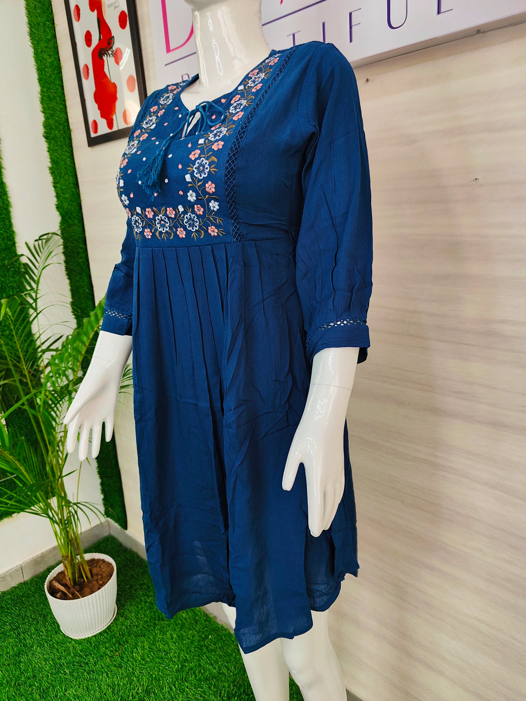 COTTON TUNICS WITH DESIGNED EMBROIDERY WORK ON NECK