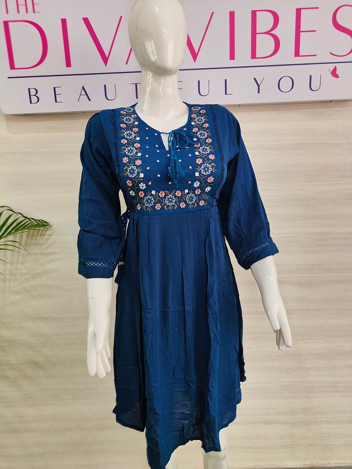 COTTON TUNICS WITH DESIGNED EMBROIDERY WORK ON NECK